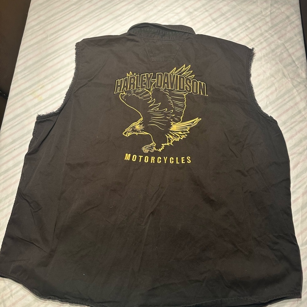 Harley Davidson button down vest with frayed cut-off sleeves. 3XL - Picture 5 of 6
